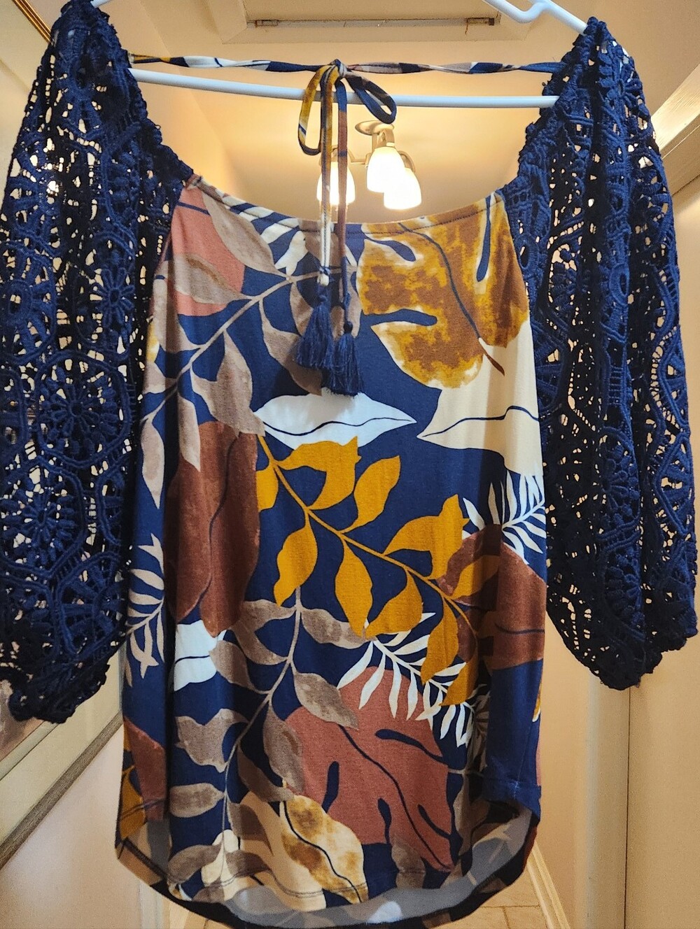 NWT CUPIO JUAILNA TOP